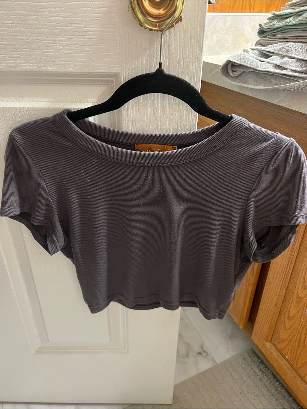 Women’s Short Sleeve Cropped Rib Tee - Charcoal